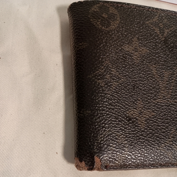 Authentic LOUIS VUITTON wallet - Picture 3 of 15